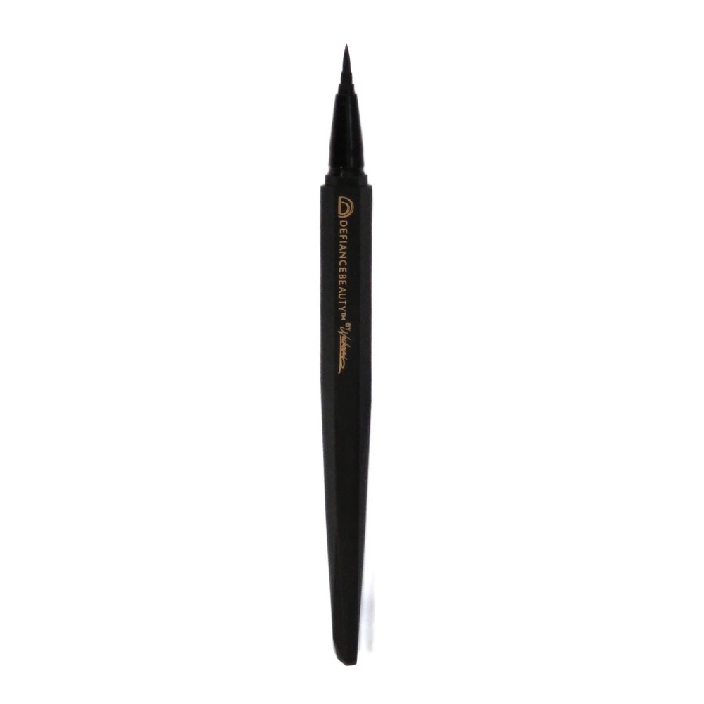 DEFIANCE BEAUTY Infinity Liquid Eyeliner in shade Enigma (Carbon
Black)